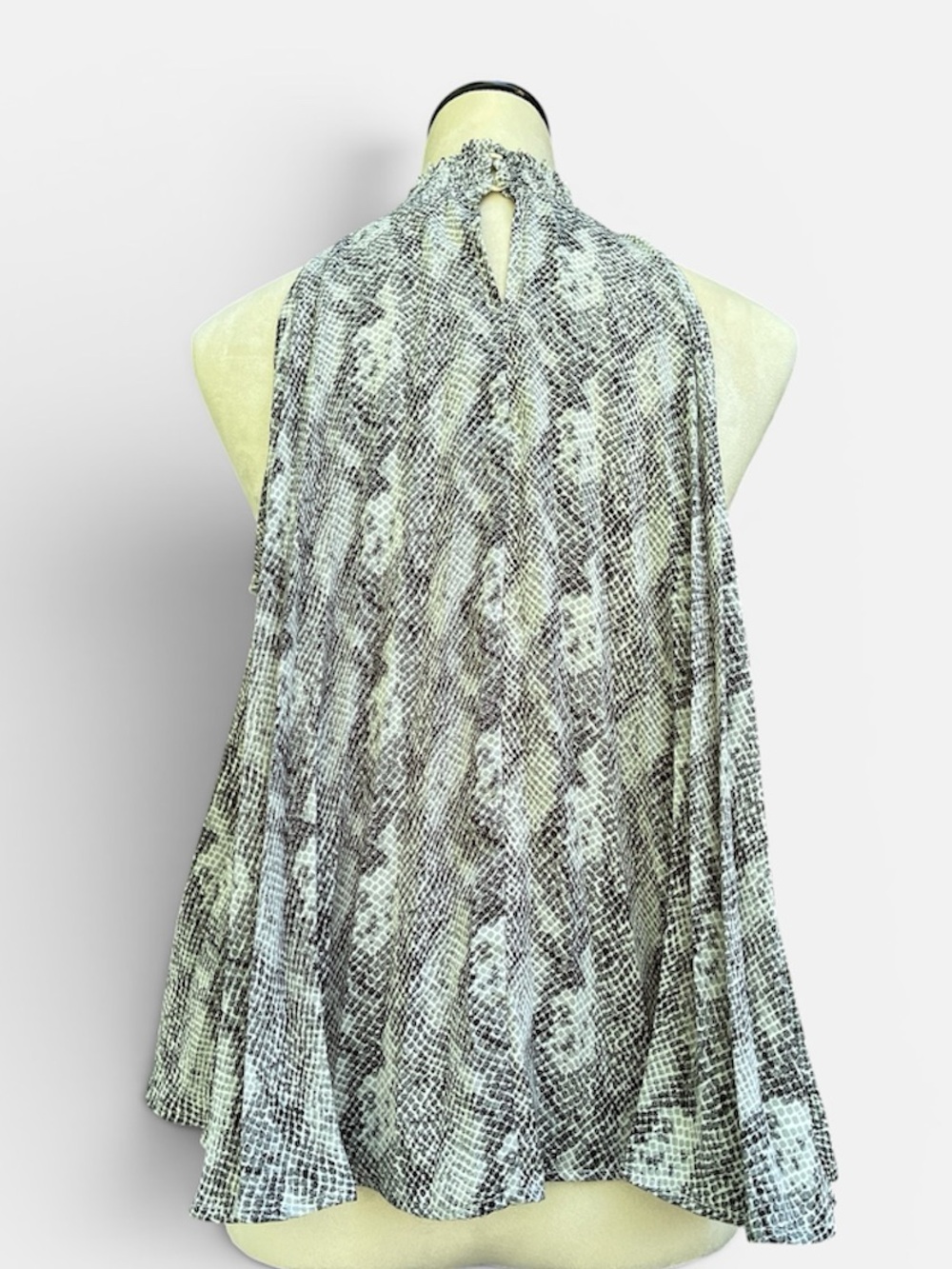 She + Sky Plissé Pleated Snakeskin Halter Neck Blouse Size Small - Picture 7 of 10